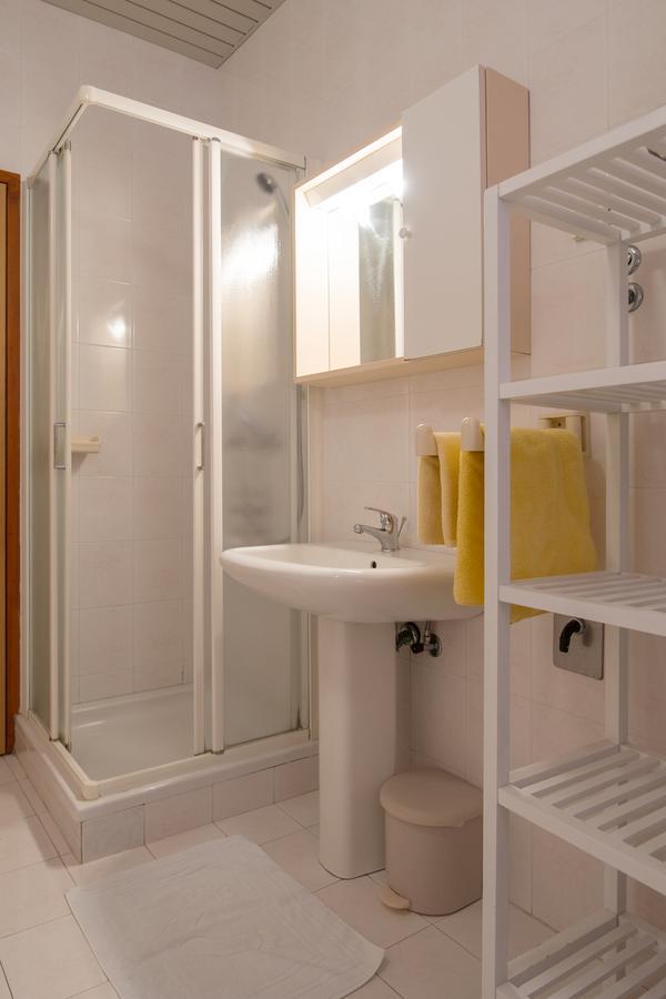 Apartmani Mira Premantura Luaran gambar